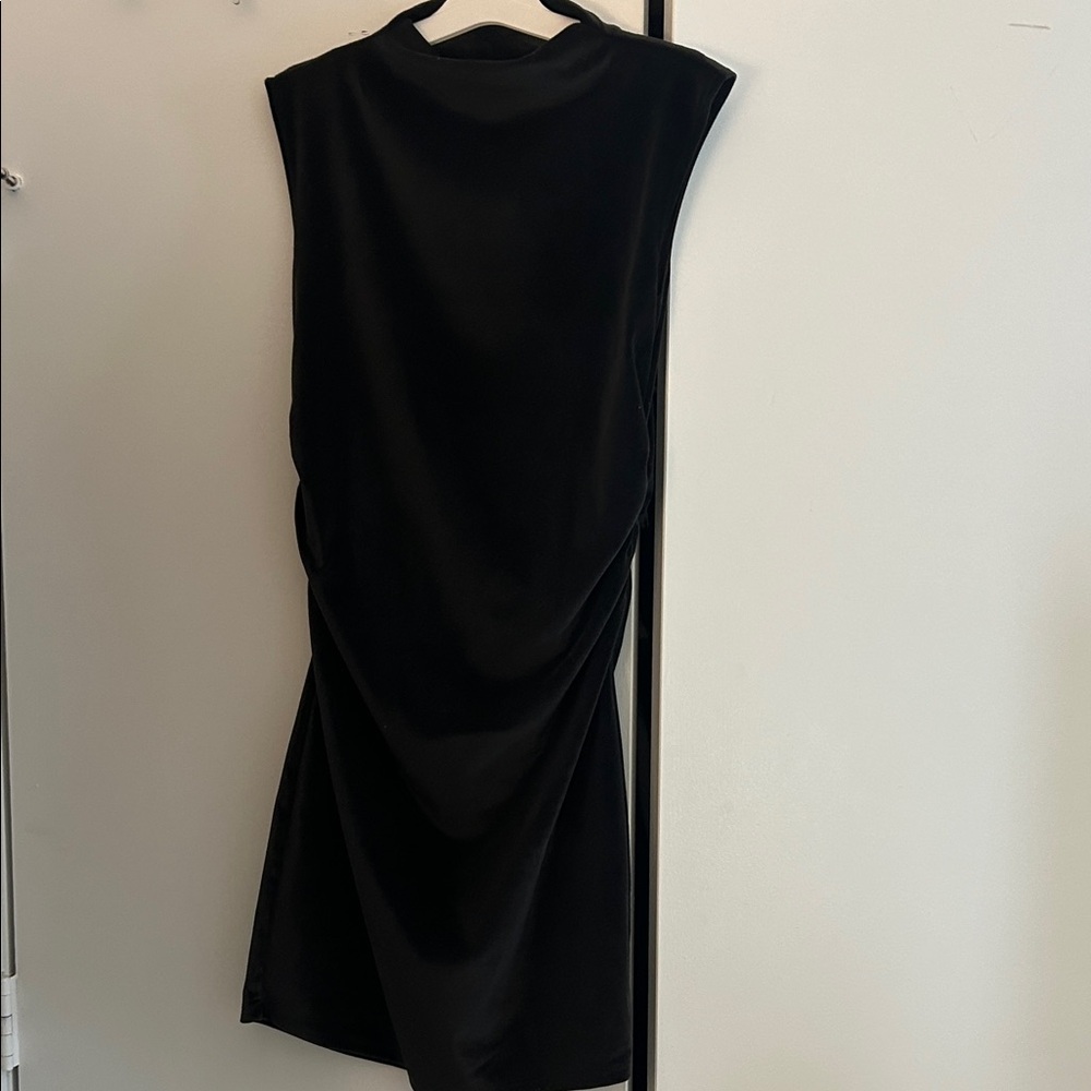 Black Sleeveless Dress